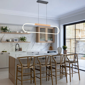 47.24 po. Suspension linéaire DEL intégrée moderne noire à 1 lumière avec accent en bois pour îlot de cuisine