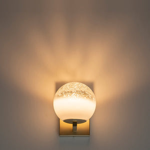 Applique murale DEL intégrée, sphérique, moderne, dorée, à 1 lumière, de 15 cm, avec abat-jour en verre blanc pour salle de bain et couloir
