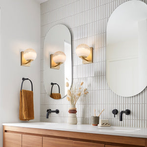 Applique murale DEL intégrée, sphérique, moderne, dorée, à 1 lumière, de 15 cm, avec abat-jour en verre blanc pour salle de bain et couloir