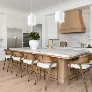 1-flammige Pendelleuchte aus goldfarbenem Eisen in halbkuppelförmigem Design mit mattweißem Metallschirm und Aushöhlungen für das Wohnzimmer