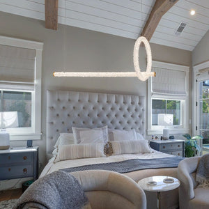 Lustre suspension LED intégré dimmable 2 lumières, moderne, luxe, avec anneau et barre dorés et cristaux pour salle à manger