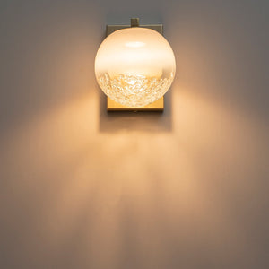 Applique murale DEL intégrée, sphérique, moderne, dorée, à 1 lumière, de 15 cm, avec abat-jour en verre blanc pour salle de bain et couloir